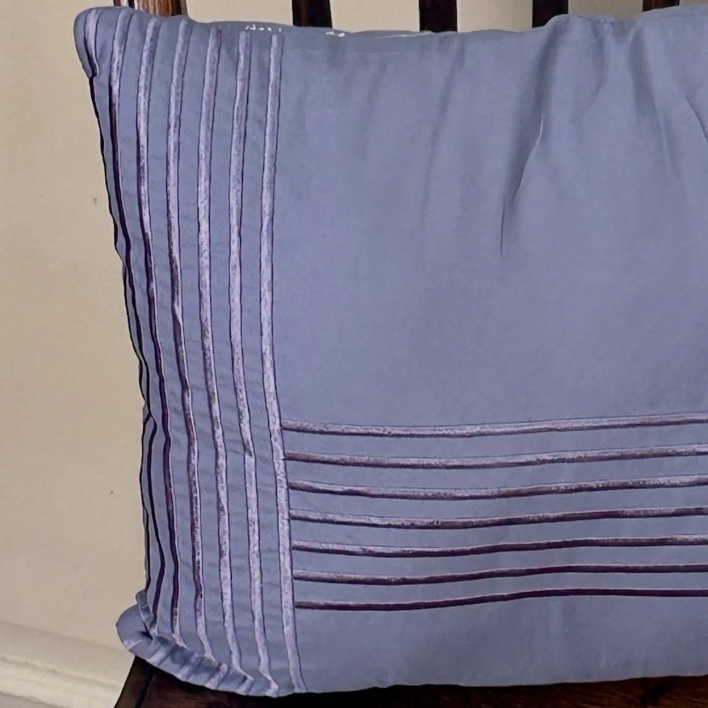 Shawna Pillow Set of 2 NEW Out of Box Periwinkle Gray Velvet 18” and 12 x 20